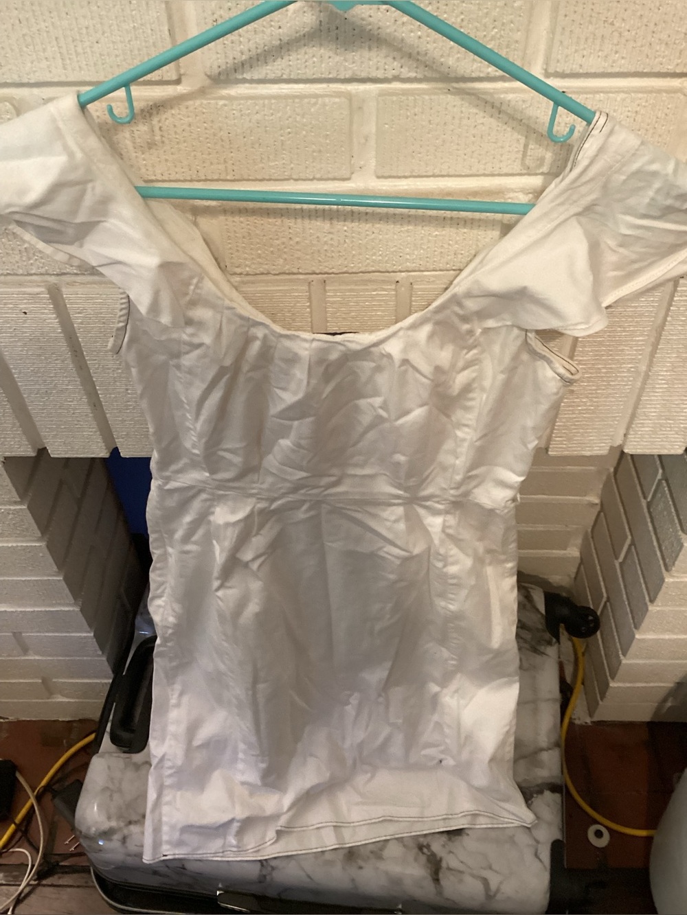 Stretch white dress with side zipper